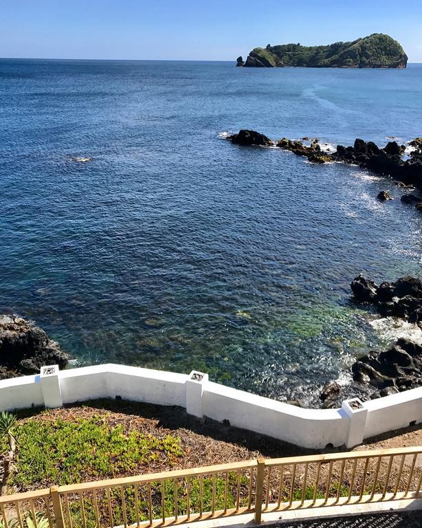 A Villa By The Sea Bed & Breakfast Vila Franca do Campo Exterior photo