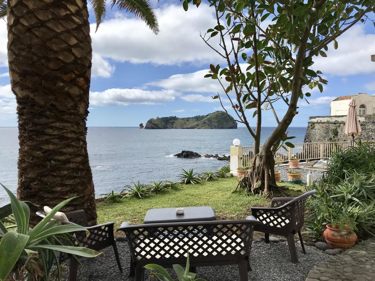 A Villa By The Sea Bed & Breakfast Vila Franca do Campo Exterior photo